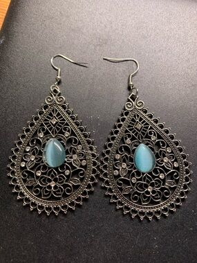 Paparazzi Eden Glow Silver Tone Teardrop Fishhook Dangle Earrings Cats Eye